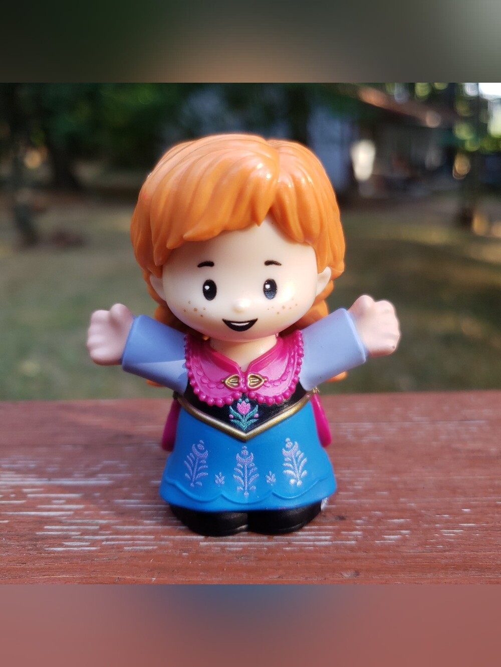 2022 Fisher-Price Little People Disney Frozen Princess Anna